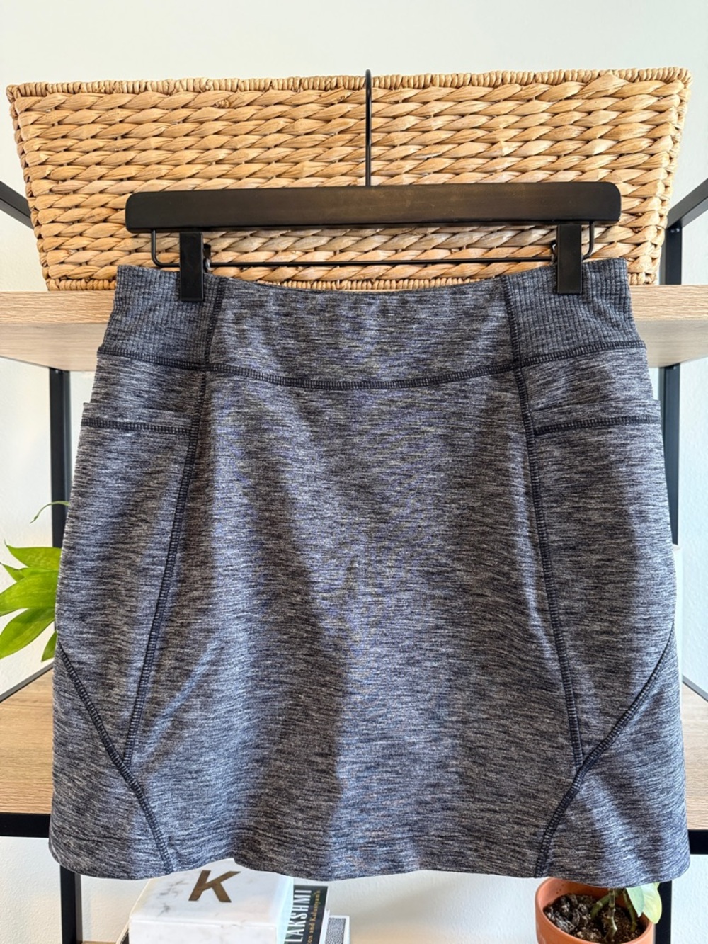 Athleta Mid-Rise Space Dye Outer Pocket Skort Short Skirt, S